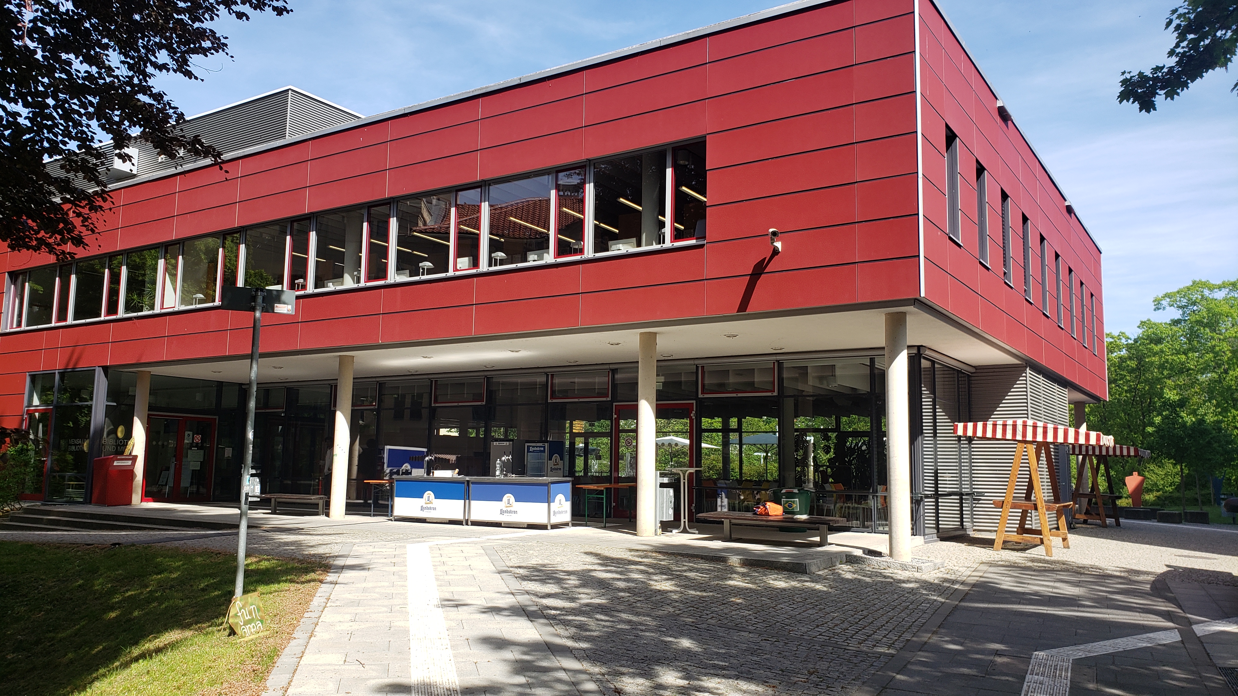 Blick auf die Mensa am Campus Görlitz